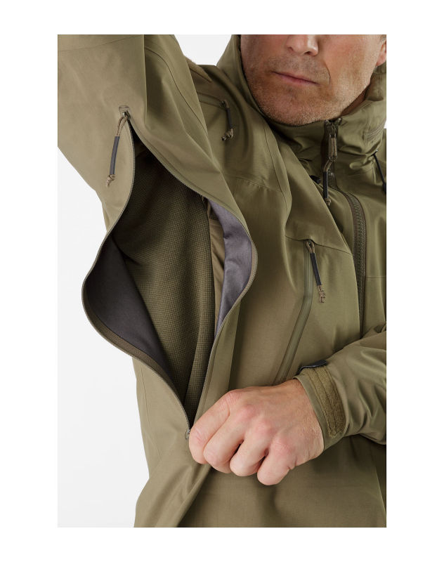 Arcteryx LEAF Alpha Jacket Gen2 硬壳冲锋衣